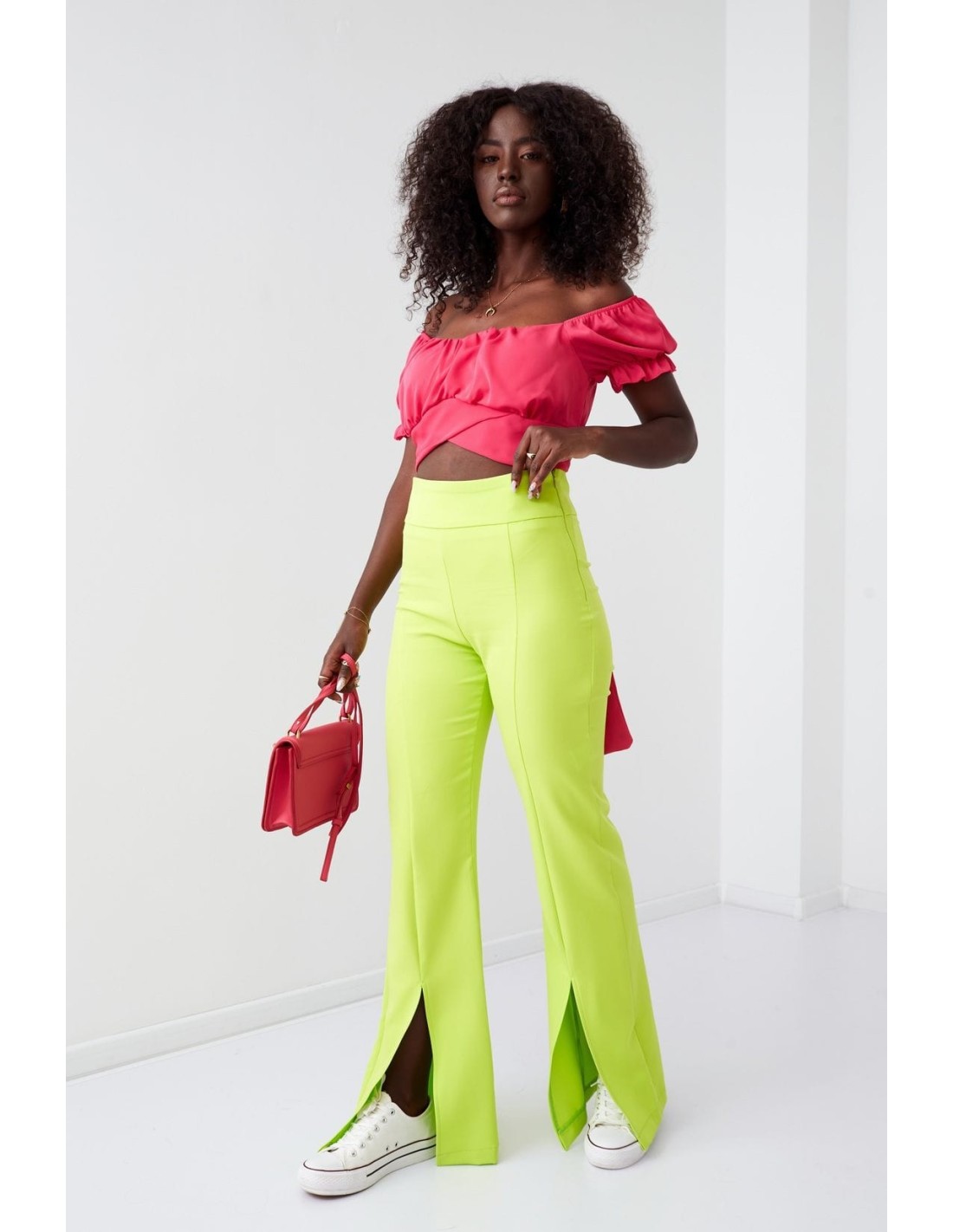 Pantaloni eleganti dama cu crapatura neon lime 502800 - Magazin online - Boutique